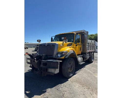 INTERNATIONAL 7400 Complete Vehicle
