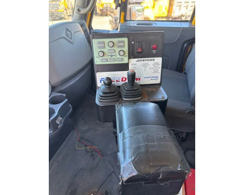 INTERNATIONAL 7400 Complete Vehicle