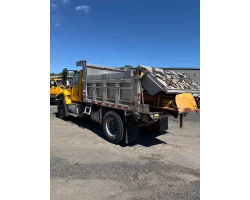 INTERNATIONAL 7400 Complete Vehicle
