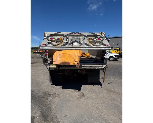 INTERNATIONAL 7400 Complete Vehicle