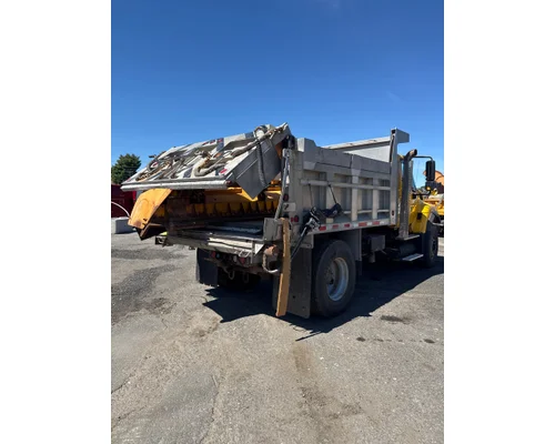 INTERNATIONAL 7400 Complete Vehicle