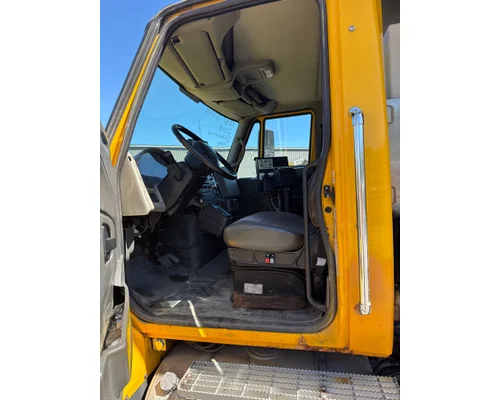 INTERNATIONAL 7400 Complete Vehicle