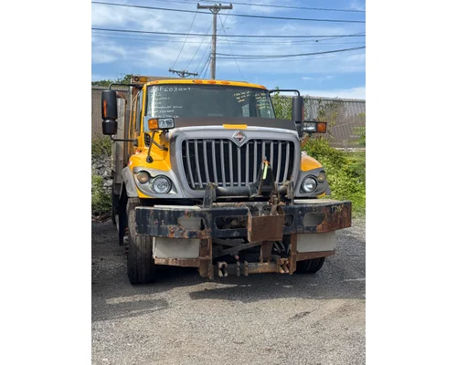 INTERNATIONAL 7400 Complete Vehicle