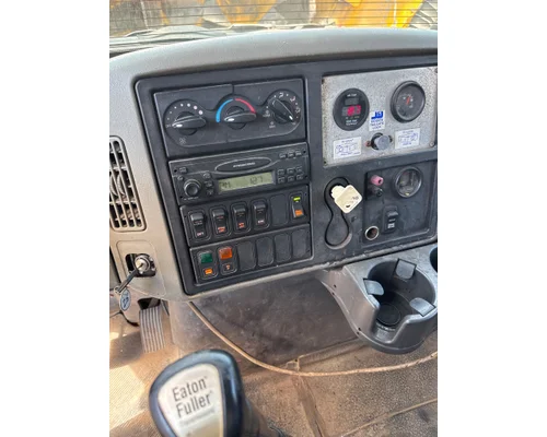 INTERNATIONAL 7400 Complete Vehicle