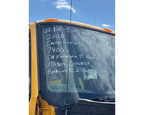 INTERNATIONAL 7400 Complete Vehicle