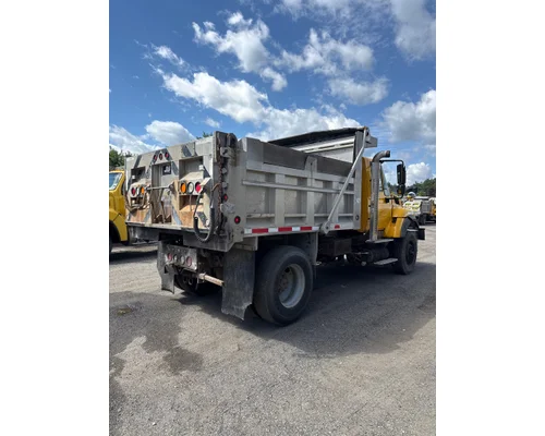 INTERNATIONAL 7400 Complete Vehicle