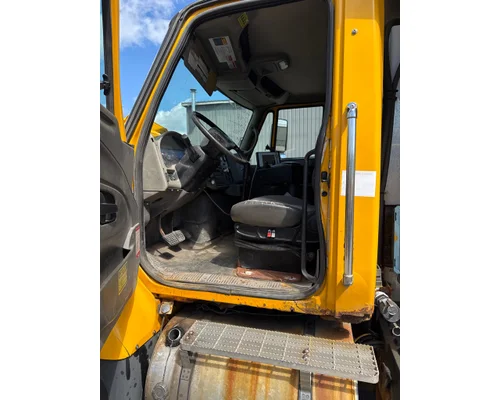 INTERNATIONAL 7400 Complete Vehicle