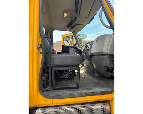 INTERNATIONAL 7400 Complete Vehicle
