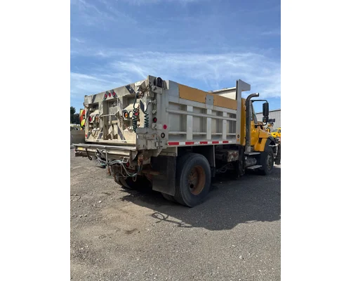INTERNATIONAL 7400 Complete Vehicle