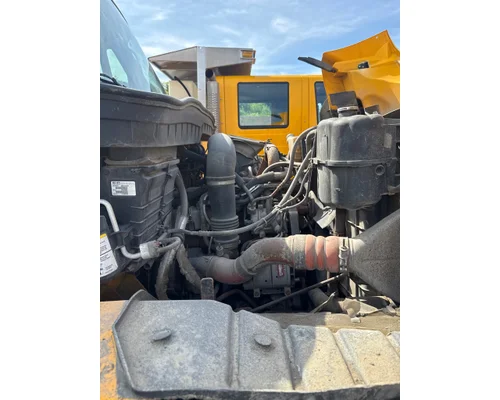 INTERNATIONAL 7400 Complete Vehicle
