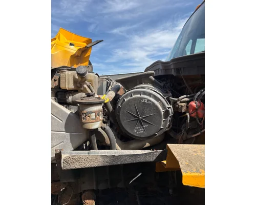 INTERNATIONAL 7400 Complete Vehicle