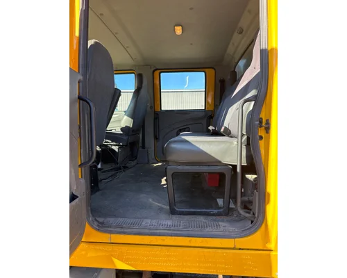 INTERNATIONAL 7400 Complete Vehicle