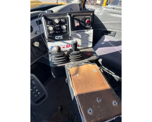 INTERNATIONAL 7400 Complete Vehicle