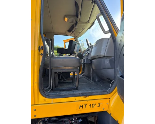 INTERNATIONAL 7400 Complete Vehicle