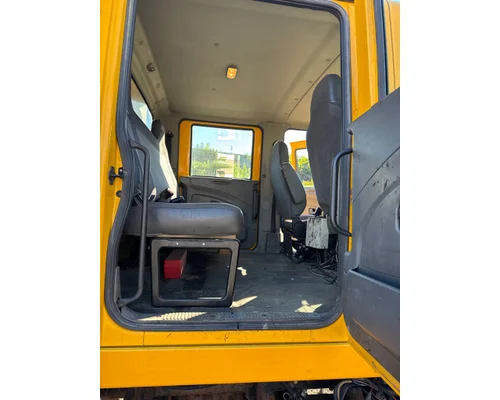 INTERNATIONAL 7400 Complete Vehicle