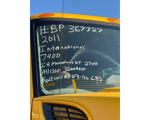 INTERNATIONAL 7400 Complete Vehicle