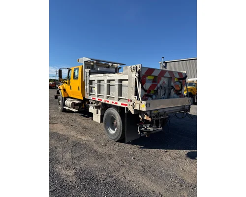 INTERNATIONAL 7400 Complete Vehicle