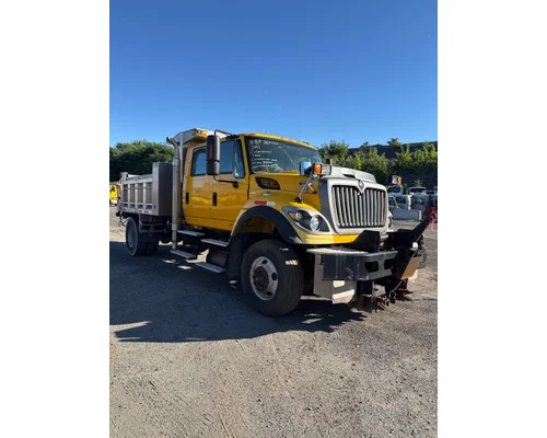 INTERNATIONAL 7400 Complete Vehicle