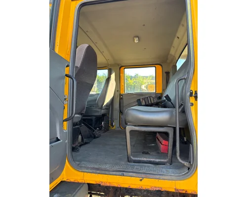 INTERNATIONAL 7400 Complete Vehicle