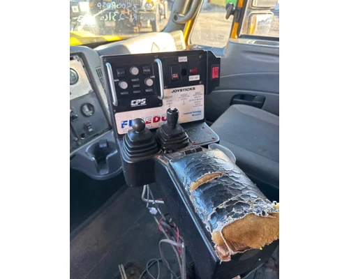 INTERNATIONAL 7400 Complete Vehicle