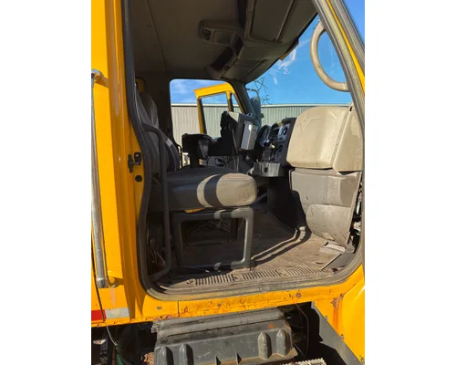 INTERNATIONAL 7400 Complete Vehicle