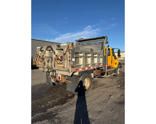 INTERNATIONAL 7400 Complete Vehicle