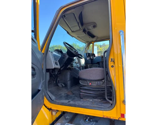 INTERNATIONAL 7400 Complete Vehicle