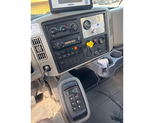 INTERNATIONAL 7400 Complete Vehicle