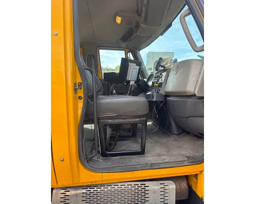INTERNATIONAL 7400 Complete Vehicle