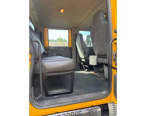 INTERNATIONAL 7400 Complete Vehicle