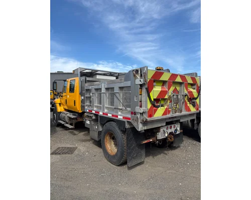 INTERNATIONAL 7400 Complete Vehicle