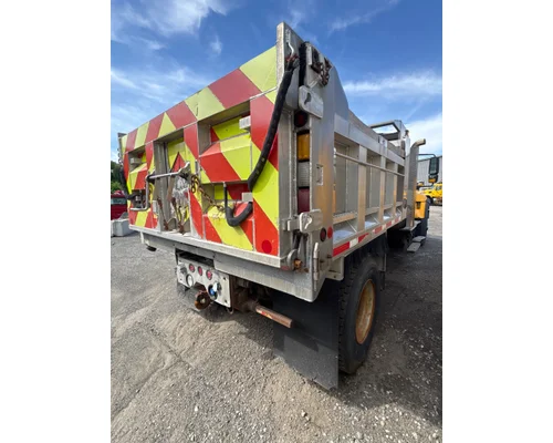 INTERNATIONAL 7400 Complete Vehicle