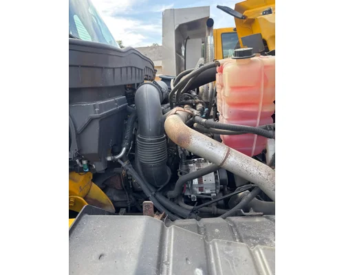 INTERNATIONAL 7400 Complete Vehicle