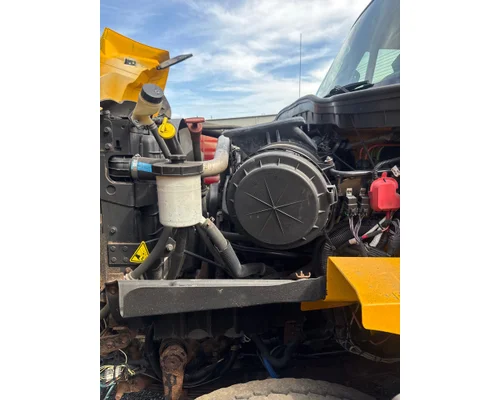 INTERNATIONAL 7400 Complete Vehicle