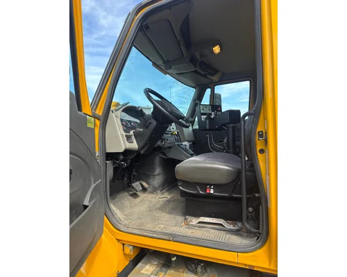 INTERNATIONAL 7400 Complete Vehicle