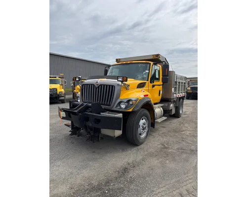 INTERNATIONAL 7400 Complete Vehicle
