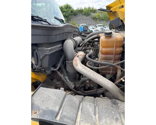 INTERNATIONAL 7400 Complete Vehicle