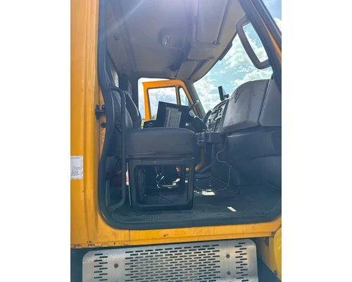 INTERNATIONAL 7400 Complete Vehicle