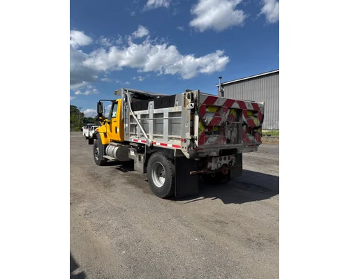 INTERNATIONAL 7400 Complete Vehicle