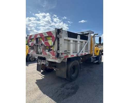 INTERNATIONAL 7400 Complete Vehicle