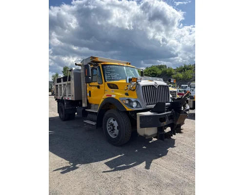 INTERNATIONAL 7400 Complete Vehicle