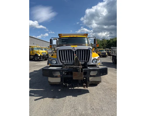 INTERNATIONAL 7400 Complete Vehicle