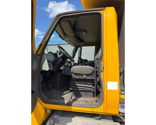 INTERNATIONAL 7400 Complete Vehicle