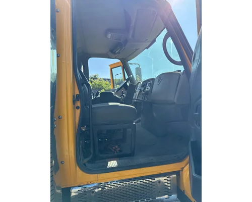 INTERNATIONAL 7400 Complete Vehicle