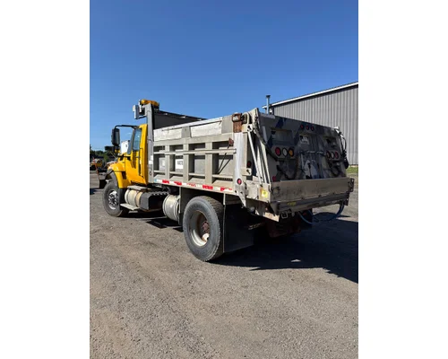 INTERNATIONAL 7400 Complete Vehicle