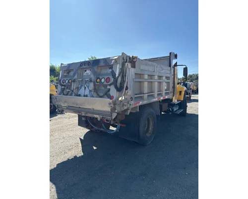 INTERNATIONAL 7400 Complete Vehicle