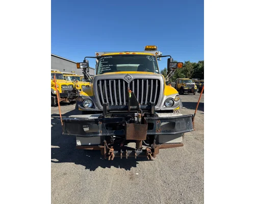 INTERNATIONAL 7400 Complete Vehicle