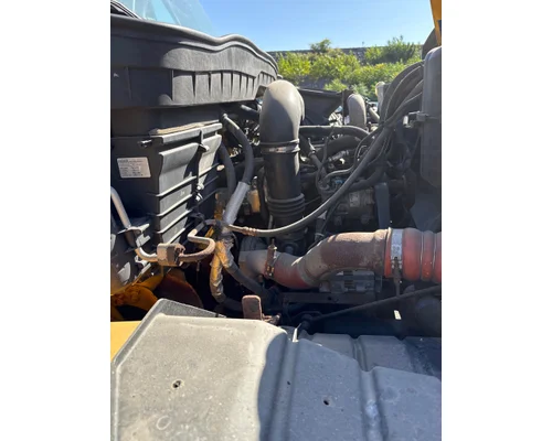 INTERNATIONAL 7400 Complete Vehicle