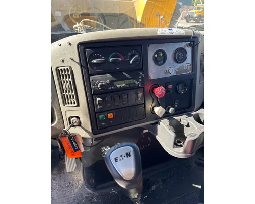 INTERNATIONAL 7400 Complete Vehicle