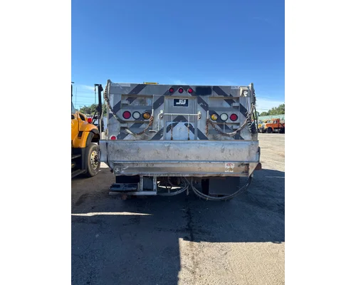INTERNATIONAL 7400 Complete Vehicle